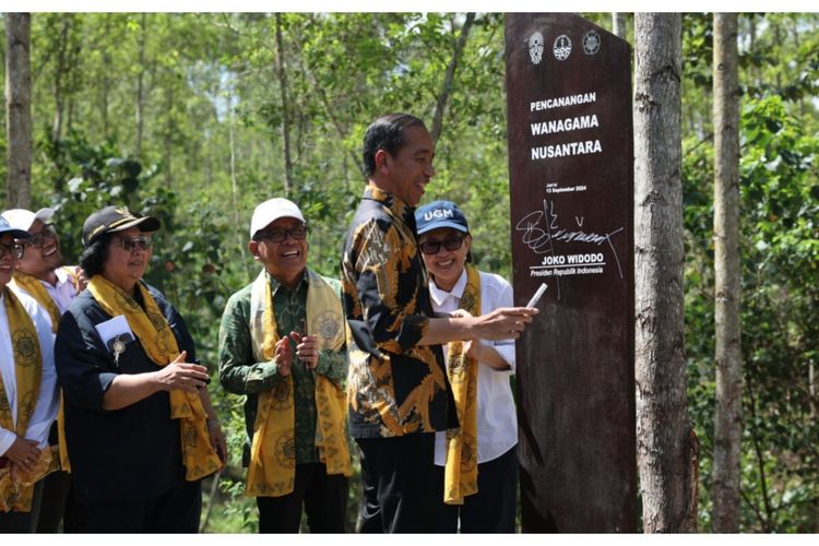 Presiden Republik Indonesia Ir. Joko Widodo secara resmi mencanangkan hutan Wanagama Nusantara untuk mendukung pembangunan Ibu Kota Nusantara (IKN), Jumat  (13/9/2024)