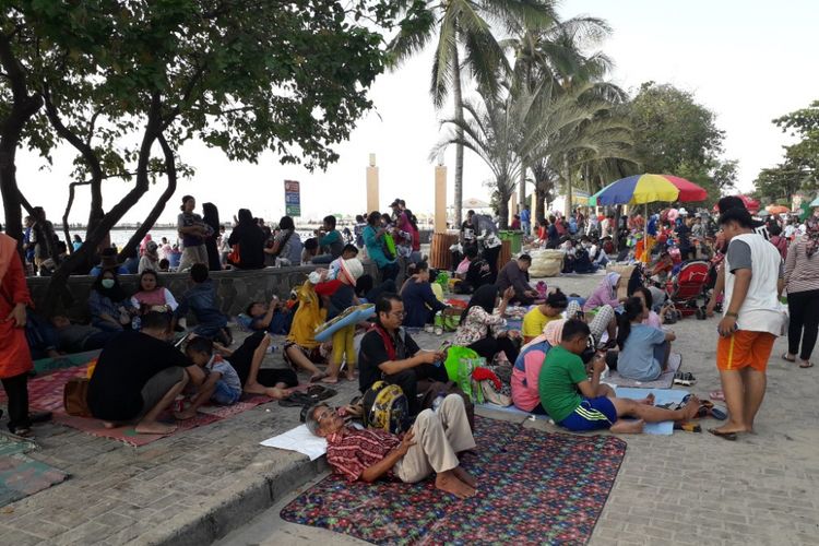 Suasana di Pantai Beach Pool, Ancol pada H+3 Lebaran atau Senin (18/6/2018).