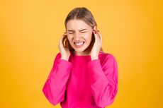 Apa Bahaya Suara Keras terhadap Telinga Kita?