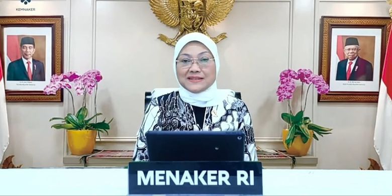 Menteri Ketenagakerjaan (Menaker) Ida Fauziyah menghadiri pencanangan sektor perkebunan kelapa sawit terbebas pekerja anak di Pekanbaru, Riau, secara virtual.
