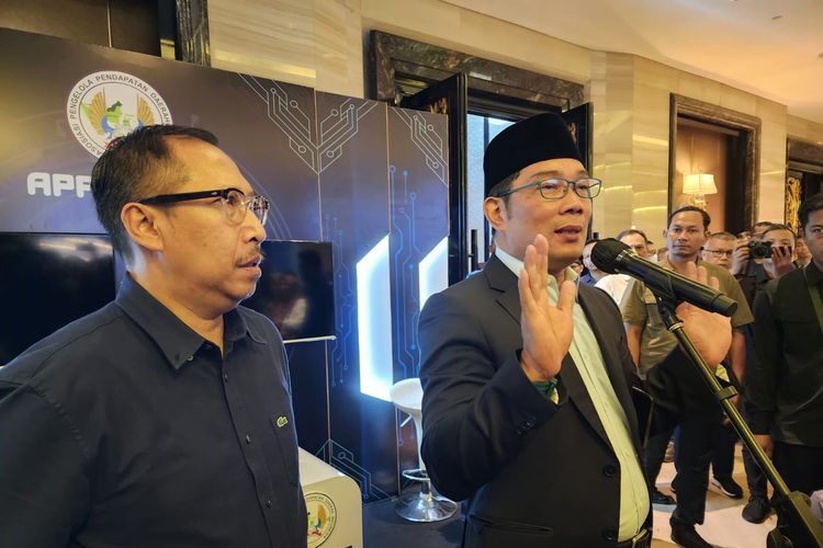 Gubernur Jabar Ridwan Kamil mengingatan jajarannya agar tidak selalu mengandalkan APBD dan meningkatkan PAD.