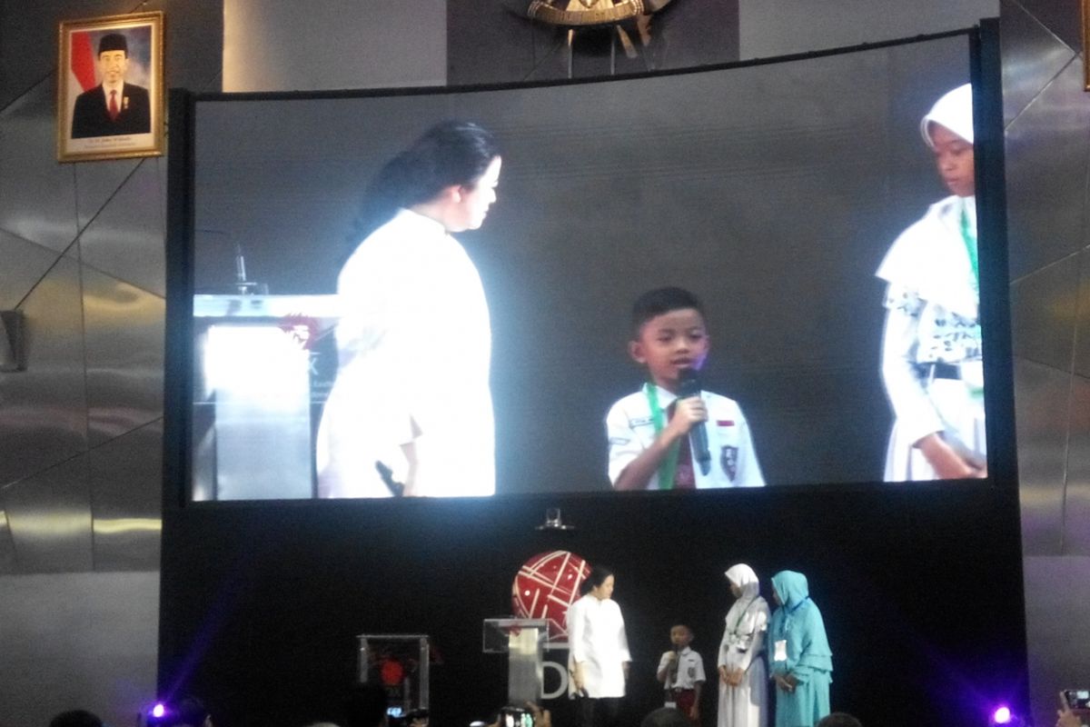Menteri Koordinator Pembangunan Manusia dan Kebudayaan (PMK) Puan Maharani pada acara Peluncuran Strategi Perlindungan Konsumen Keuangan di Main Hall Bursa Efek Indonesia (BEI), Jakarta, Kamis (18/5/2017).