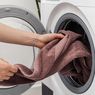 Handuk Masih Bau Apak Setelah Dicuci? Ini Penyebabnya