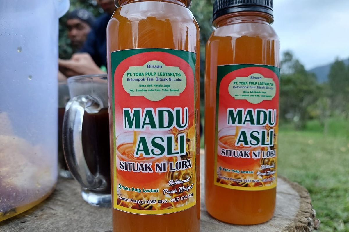 Madu produksi UMKM binaan PT Toba Pulp Lestari Tbk