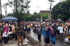 Jelang Muktamar Muhammadiyah dan Aisyiyah di Solo, Warga Mulai Padati Stadion Manahan