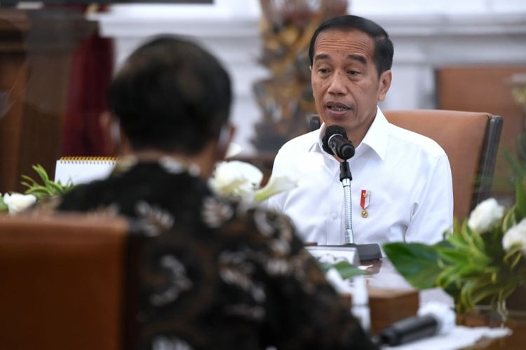 Geram dan Malunya Jokowi soal Pelayanan Imigrasi: Ganti kalau Tak Punya Kemampuan!