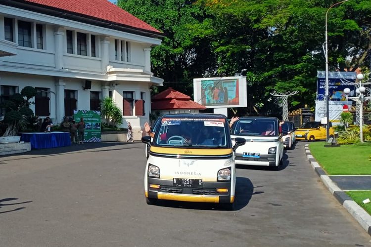 Wuling Motors Kampanyekan Penggunaan Kendaraan Listrik di Kota Malang