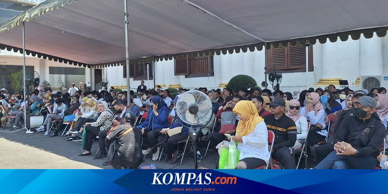 Urus SKCK PPPK Paruh Waktu, Warga Berbondong-bondong Datangi Mapolrestabes Surabaya