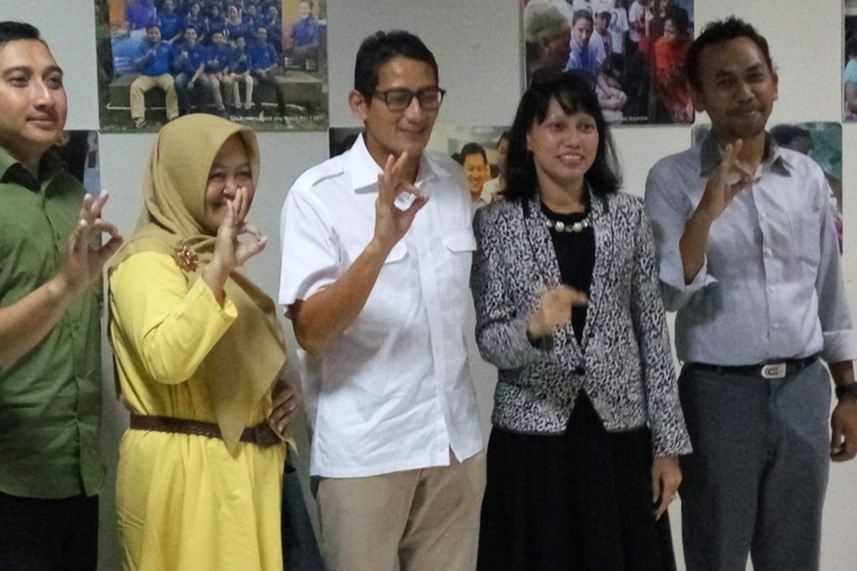 Calon wakil gubernur DKI Jakarta, Sandiaga Uno saat di Posko Melawai, Jakarta Selatan, Kamis (9/3/2017).