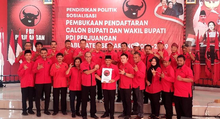 Diwakili 19 PAC, Ngesti Nugraha Ambil Formulir Bakal Calon Bupati di PDI-P Kabupaten Semarang