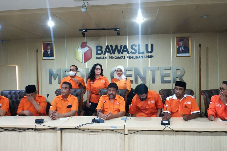 Konferensi pers Partai Buruh di Gedung Bawaslu RI, Jakarta Pusat, Senin (13/6/2022).