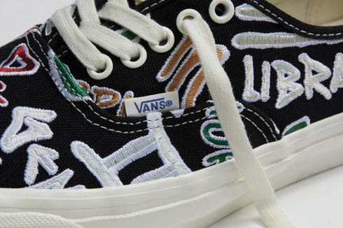 Bordiran Aneka Zodiak Hiasi Kreasi Terbaru Sneaker Vans