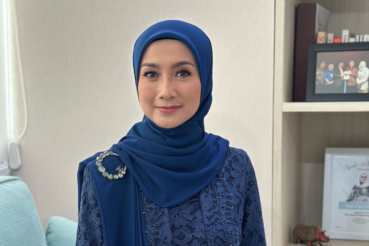 Desy Ratnasari hadir dalam pelantikan anggota DPR RI
