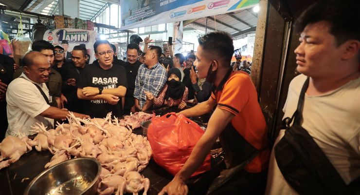 Blusukan di Pasar Flamboyan Pontianak, Anies Diminta Stabilkan Harga jika Jadi Presiden