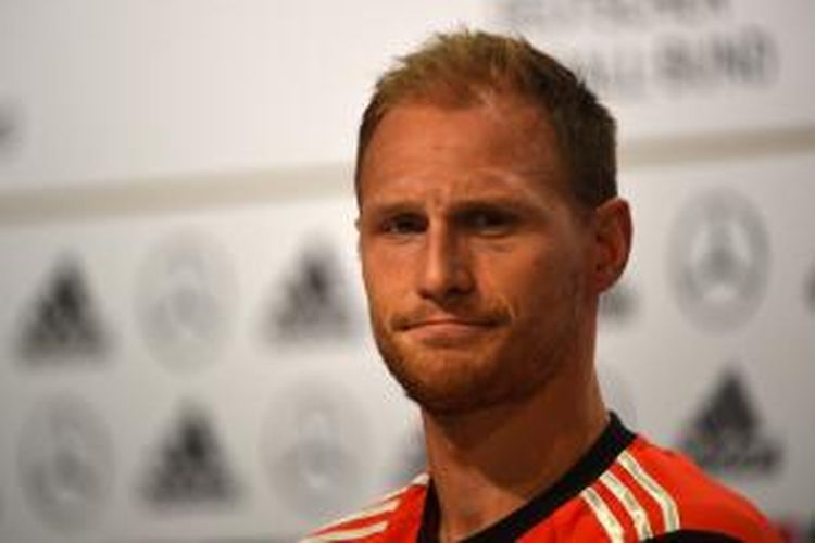 Ekspresi bek Jerman, Benedikt Howedes, ketika mengikuti konferensi pers, di Santo Andre, 10 Juli 2014. 