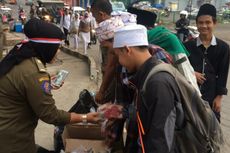 Polisi Kawal Peserta Doa Bersama dari Tangerang Menuju Monas