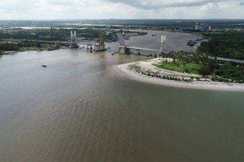 Penggila Drone, Coba Tantangan Terbang di Pantai Bangka