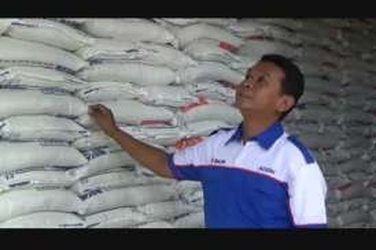 Bulog Divre Polewali mandar yang membawahi wilayah kabupaten Majene, Polman dan Mamasa memasok 4000 ton beras ke wilyah Kaltim, Palu dan Makassar untuk memperkuat stok beras di tiga lokasi tersebut, terutama menjelang Ramadan dan lebaran.
