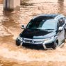 Batas Aman Mobil Bisa Lewati Genangan Banjir