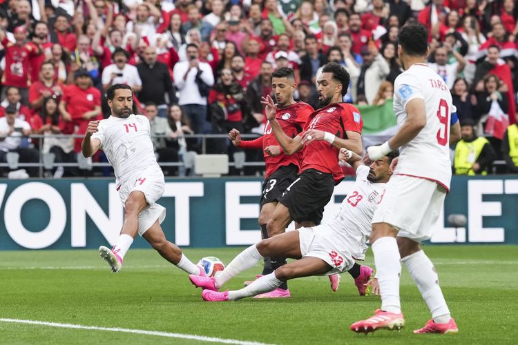 Aksi pada laga Grup G Piala Dunia 2026 Mesir vs Iran yang bergulir dengan sangat dramatis di Stadion Seattle pada Sabtu (27/6/2026) pukul 10.00 WIB.