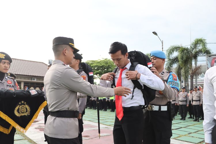 Ratusan personel polisi Polres Purworejo dikerahkan untuk menjaga tempat pemungutan suara (TPS) pada Pemilu 2024. 