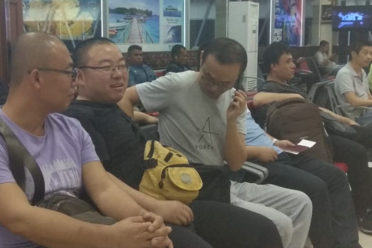 Disnaker Aceh akhirnya memulangkan 51 Tenaga Kerja Asing (TKA) yang bekerja pada PT LCI karena tidak sesuai dengan spesifikasi seperti yang tertera didalam surat kontrak.