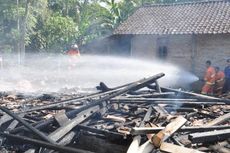 Mulai dari Truk Seruduk Anggota TNI hingga Terbakarnya Rumah Penjual Petasan