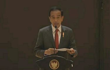 Presiden Joko Widodo saat memberikan sambutan pada Dies Natalis ke-67 Universitas Katolik Parahyangan (Unpar) di Kampus Unpar, Kota Bandung, Senin (17/1/2022).
