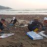 Prihatin Pantai Cibutun Kembali Dipenuhi Sampah, Bupati Ungkap Penyebabnya