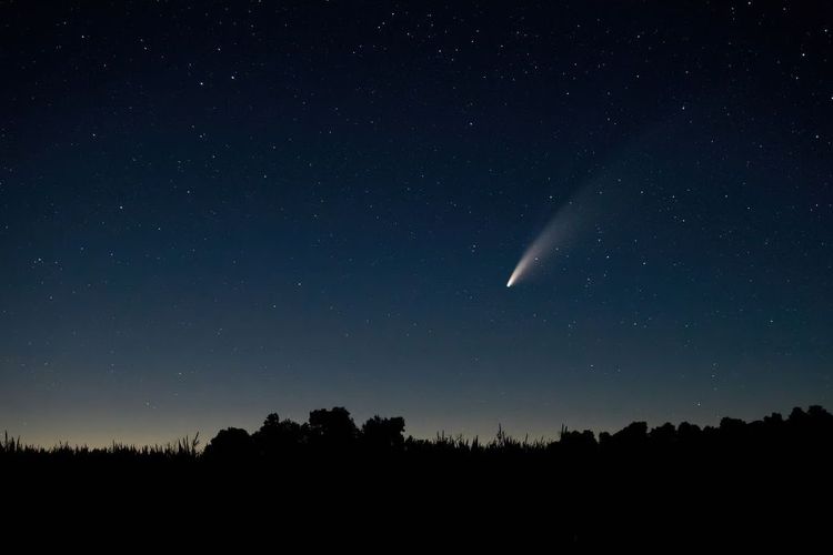 Meteoroid: Ciri-ciri, Contoh, dan Bedanya dengan Meteorit