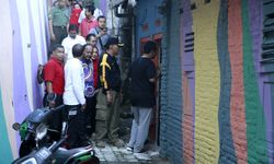 Tak Cukup Hanya Kampung Pelangi…   