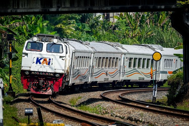 KAI Daop 4 Semarang Tambah Rangkaian Sejumlah KA Imbas Erupsi Gunung Anak Krakatau, Ini Daftarnya