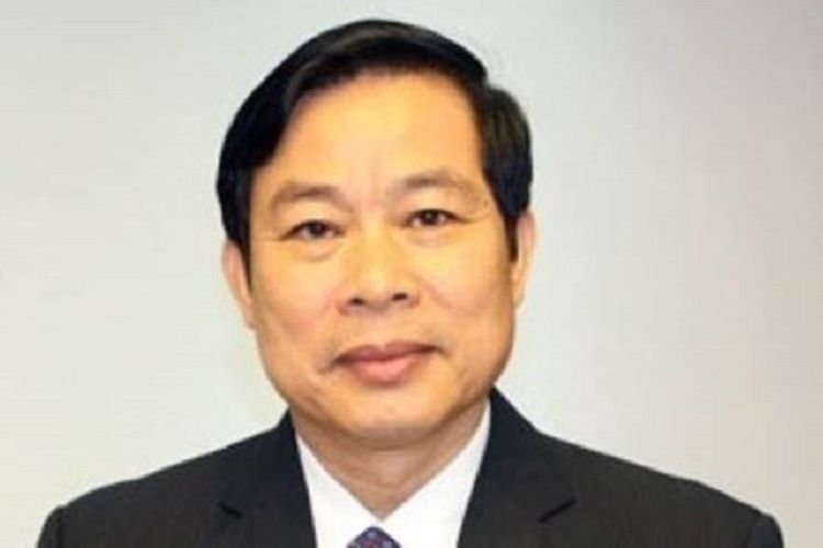 Mantan Menteri Komunikasi Vietnam, Nguyen Bac Son, yang dipenjara seumur hidup setelah terbukti menerima suap Rp 44,6 miliar.