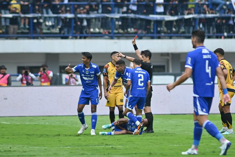 LIVE Persib Vs Persija 1-0: Bruno Tubarao Kartu Merah, Macan 10 Pemain!