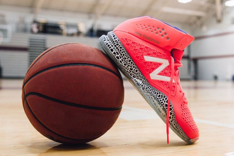 Salah satu tipe sepatu basket New Balance yang pernah diperkenalkan pada awal tahun 2016 lalu.