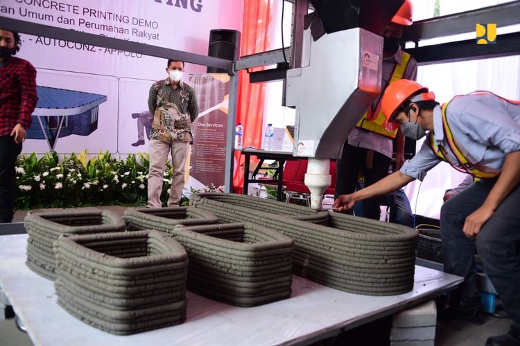 Uji coba 3D Concrete Printing, Jumat (3/12/2021).