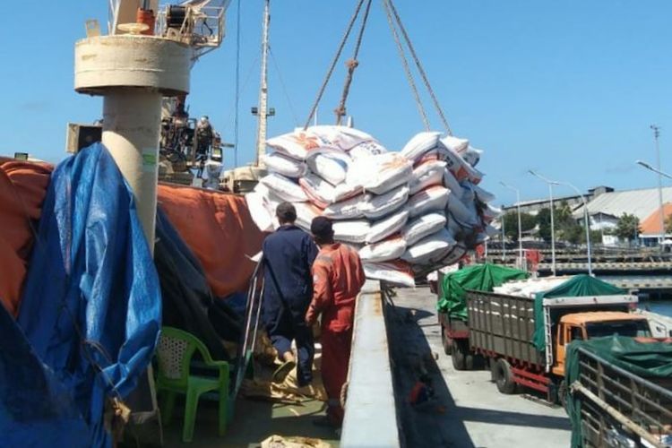 Beras impor dari Vietnam yang tiba di Pelabuhan Tanjungwangi pada awal Juni 2023 lalu