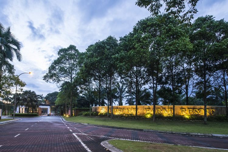 Kondisi gerbang kawasan pengembangan Leisure Farm Resort di Iskandar, Johor Bahru, Malaysia.