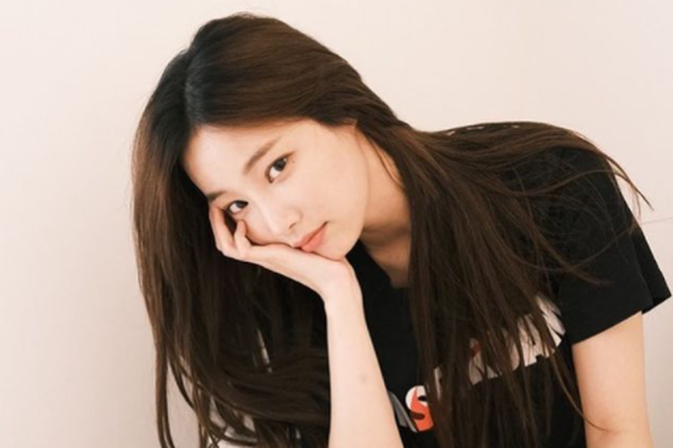 Mantan member girl group MOMOLAND Yeonwoo