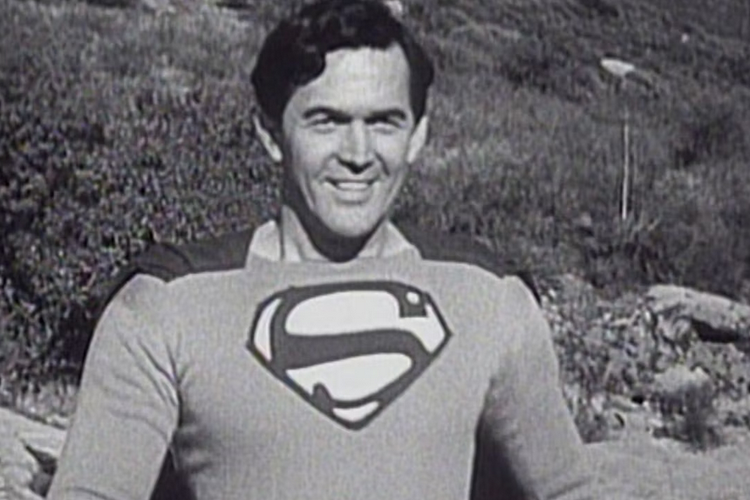 Kirk Alyn sebagai superman pertama di serial tahun 1948