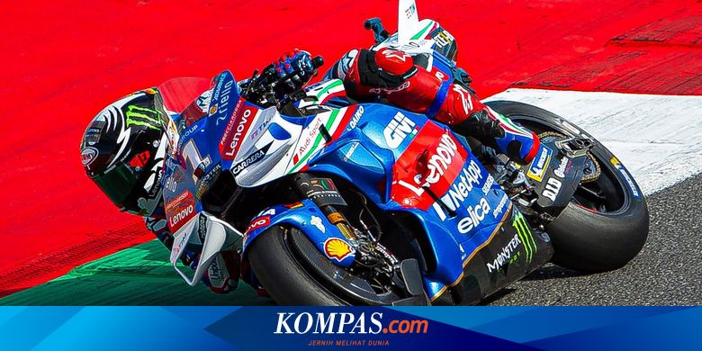 Foto Model Bawa Gitar