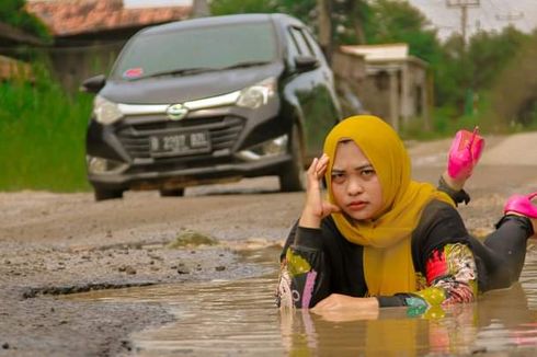 Fotonya di Jalan Rusak untuk Sindir Pemerintah Viral, Hani: Semoga Suara Masyarakat Didengar