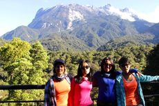 3 Tempat Berfoto dengan Latar Gunung Tertinggi di Pulau Kalimantan