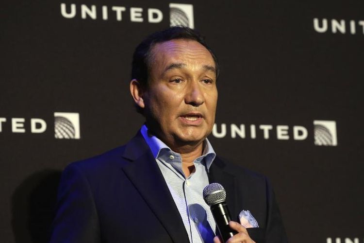CEO United Airlines, Oscar Munoz.