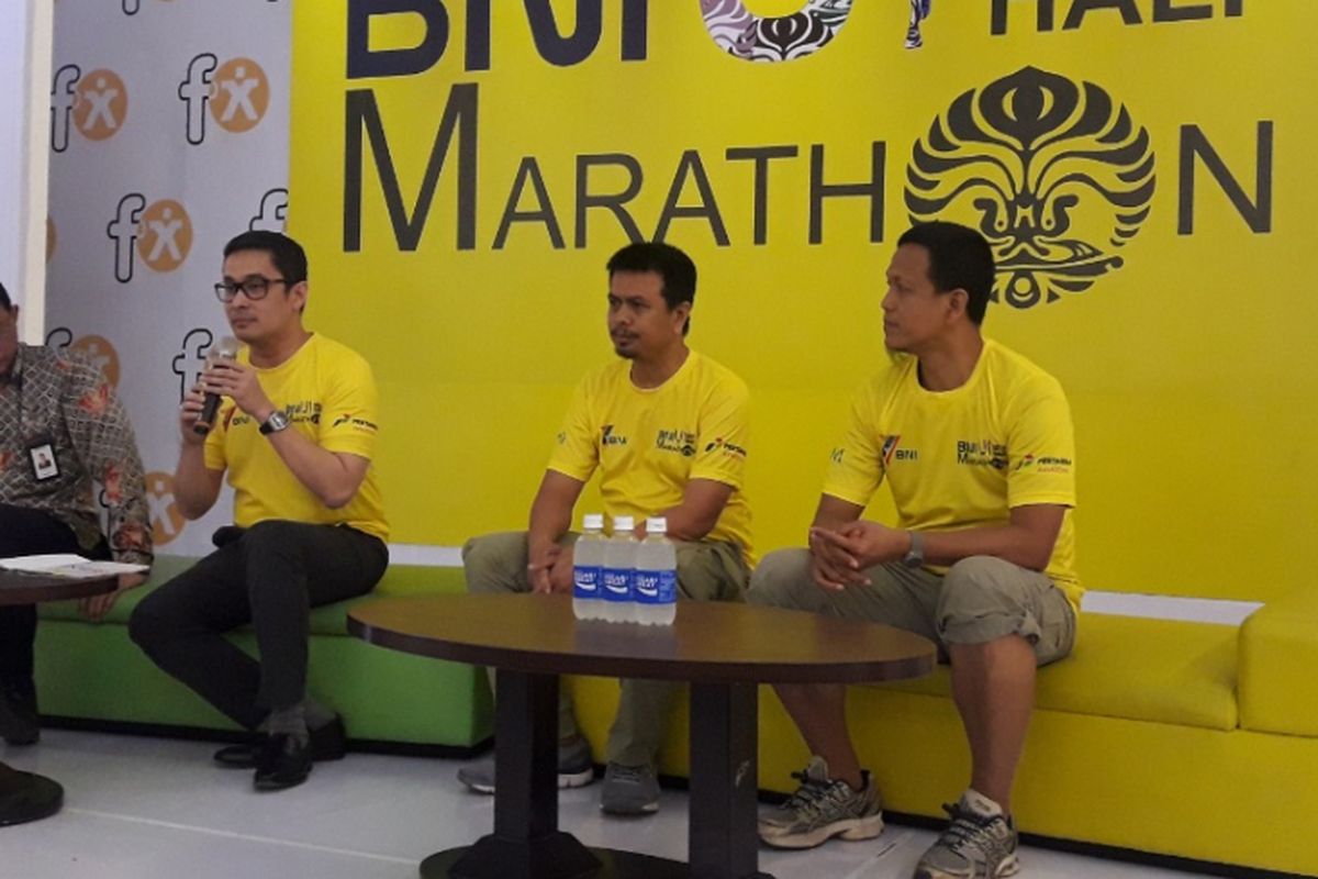 Andre Rahadian, Sekjen Iluni UI, saat memaparkan program Iluni UI dan tujuan pelaksanaan BNI UI Half Marathon 2017 pada jumpa pers di FX Sudirman, Kamis (13/7/2017).
