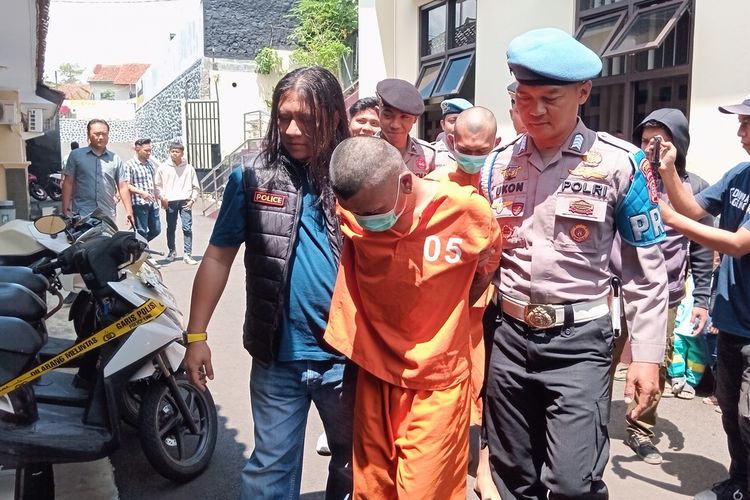 Pelaku begal ditangkap anggota satreskrim Polres Ciamis. mereka merampas dua sepeda motor di banjarsari, Ciamis.