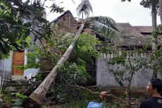 Selain SPBU, Puting Beliung Rusak 14 Rumah di Ambarawa