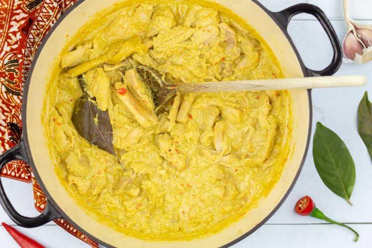 Resep Ajam Besengeh, Olahan Ayam Santan Rempah Khas Jawa yang Autentik