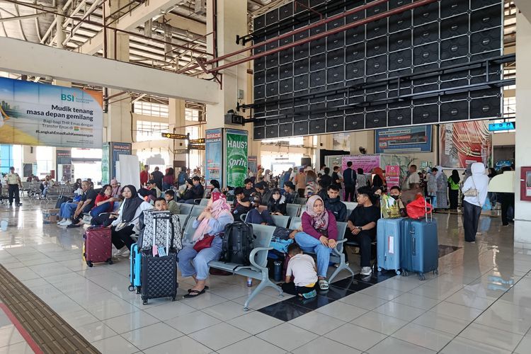 892 Pemudik Berangkat dari Terminal Pulo Gebang Pagi Ini, Mayoritas ke Sumatera dan Jawa