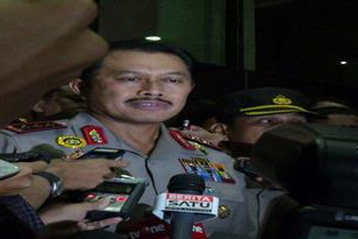 Wakapolri Komisaris Jenderal (Pol) Nanan Soekarna, seusai diperiksa di Komisi Pemberantasan Korupsi, Rabu (6/3/2013).